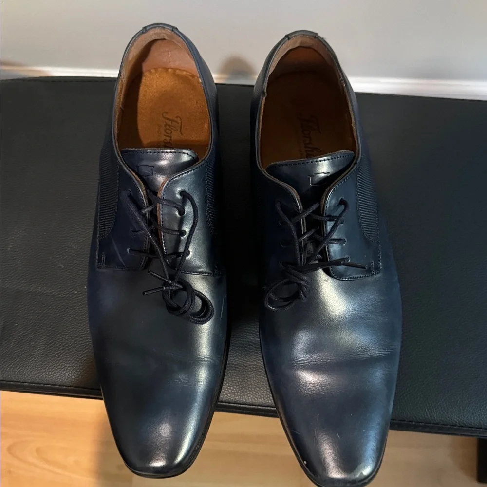 Florsheim Classic Blue Leather Oxfords - Picture 5 of 5